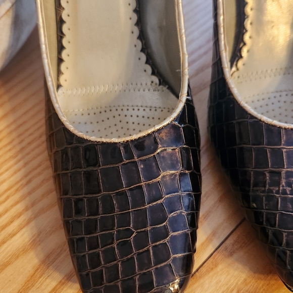 J.Renee Brown-Gold Croc-Embossed Women's Heels - Picture 5 of 7